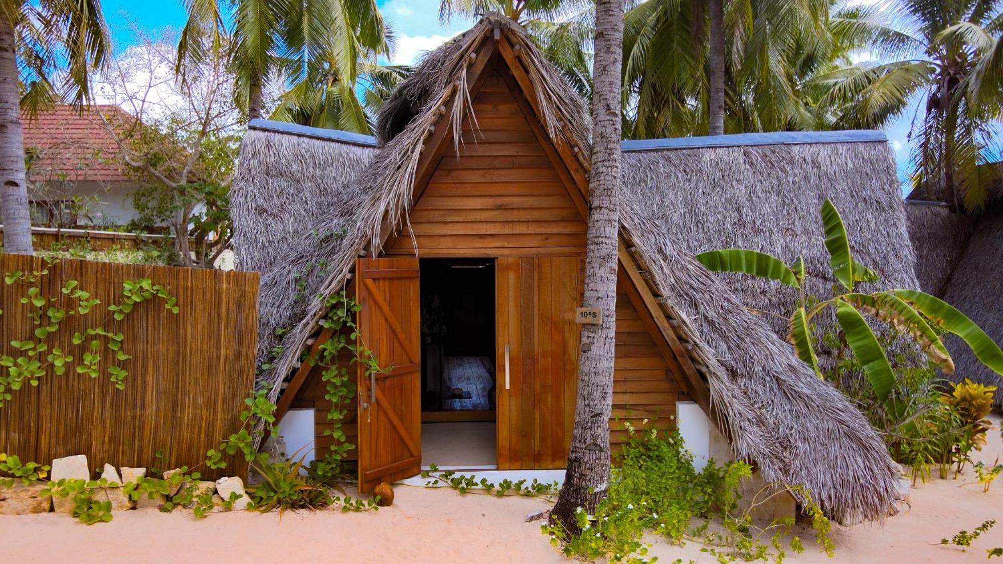 81 Palms Resort Nembrala 外观 照片